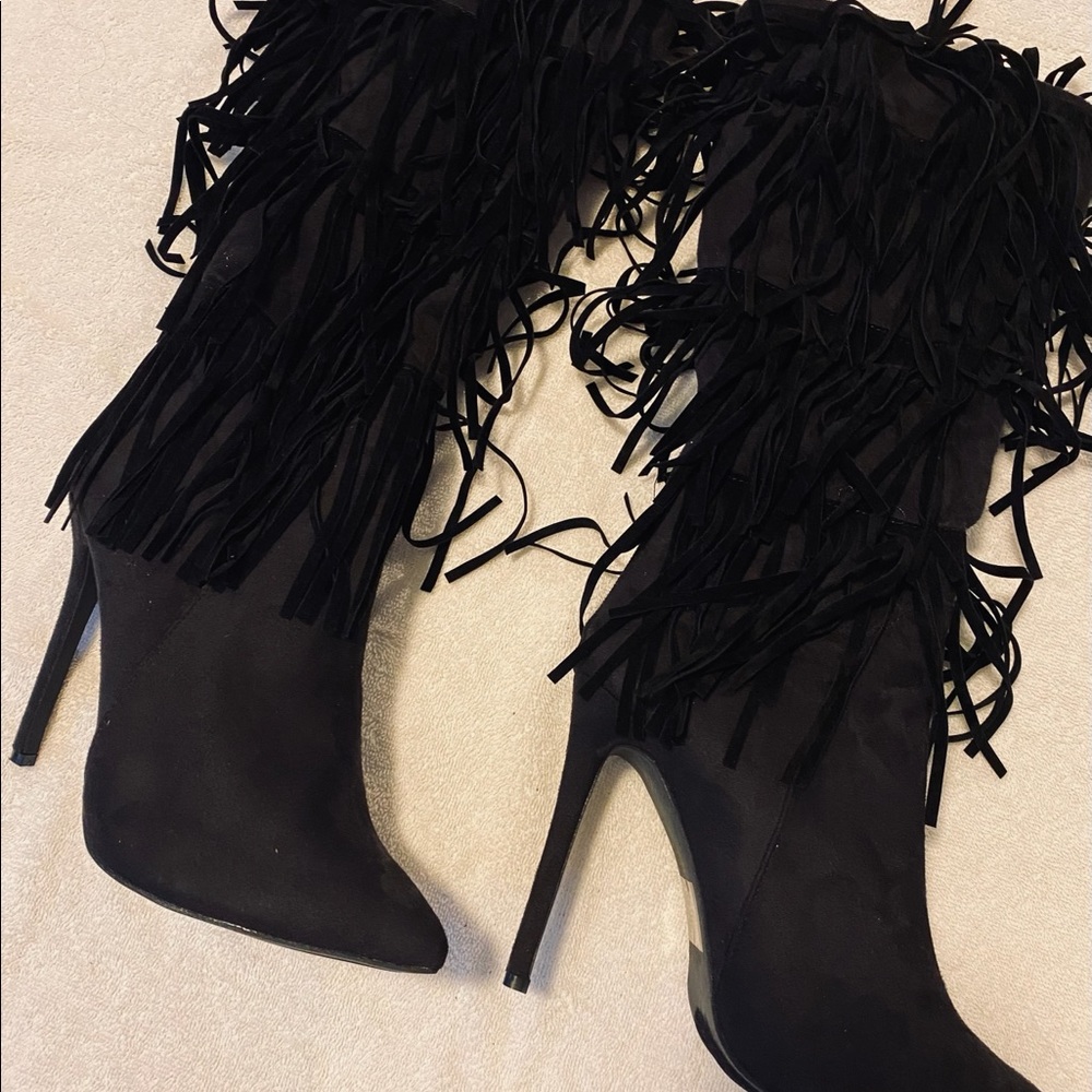 Brand New Gorgeous Heeled Boots By ALBA - Size 10 - Box 62